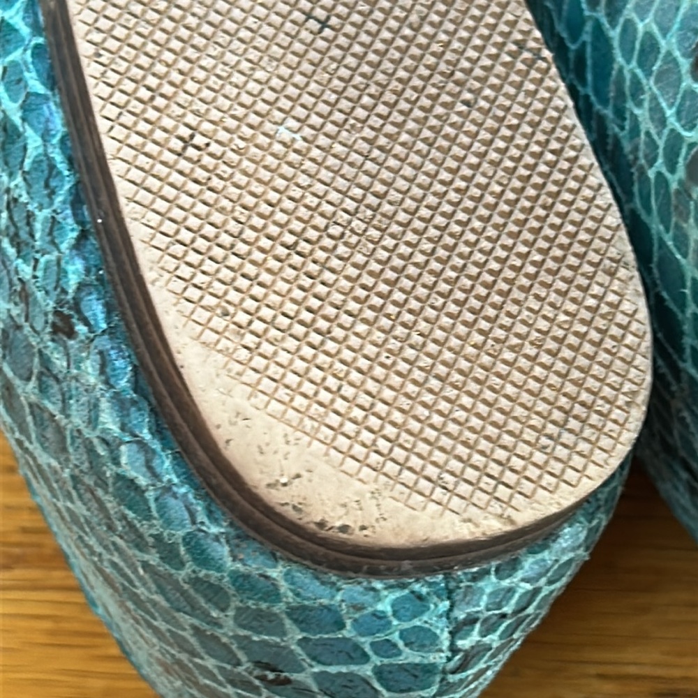 Seven 7 Nelly Flat style turquoise snakeskin ladies pointed toe flats. Size 9. - Picture 8 of 13